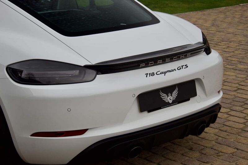PORSCHE 718