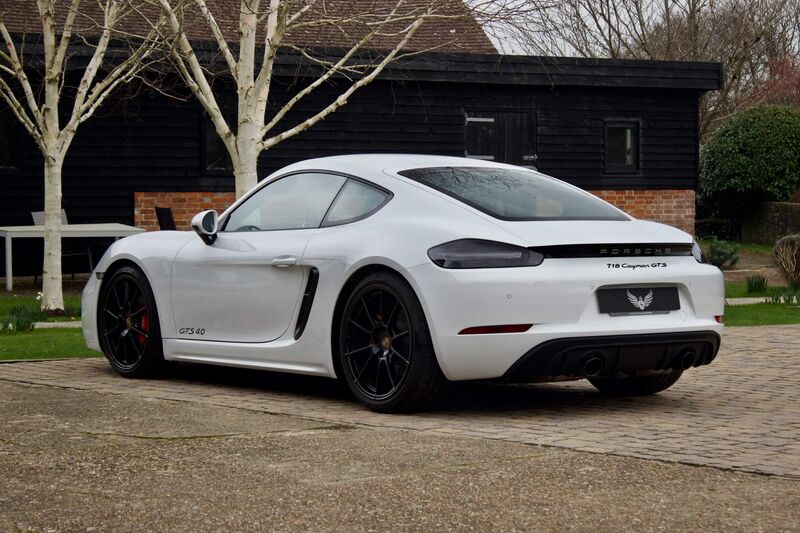 PORSCHE 718