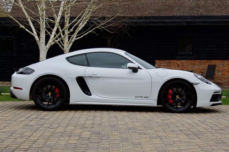 PORSCHE 718