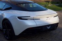ASTON MARTIN DB11