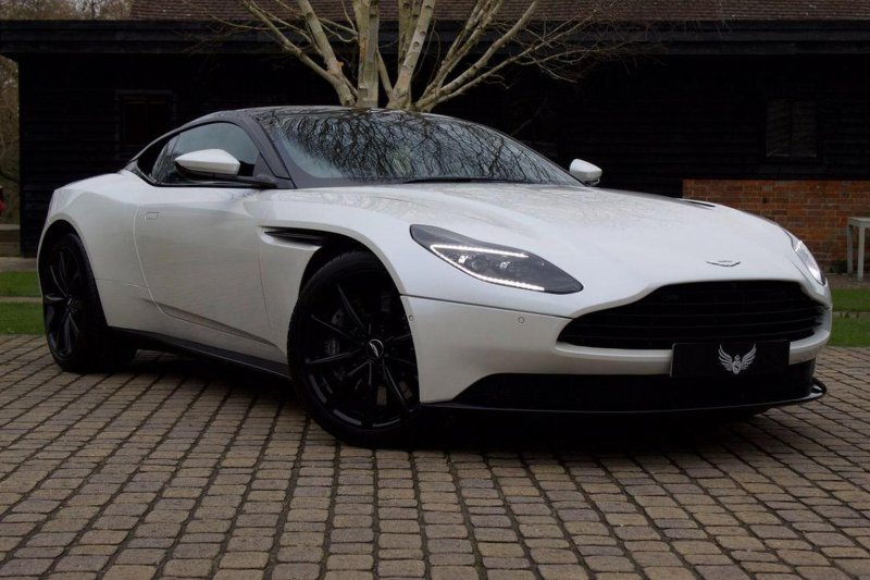 ASTON MARTIN DB11