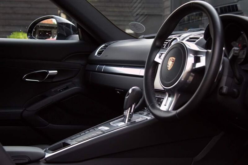 PORSCHE CAYMAN