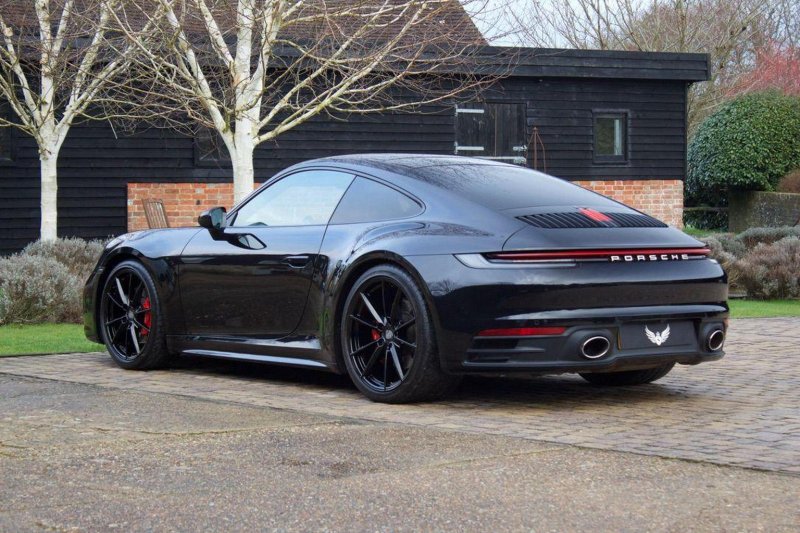 PORSCHE 911