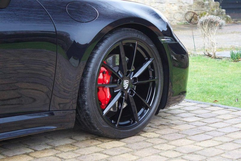 PORSCHE 911