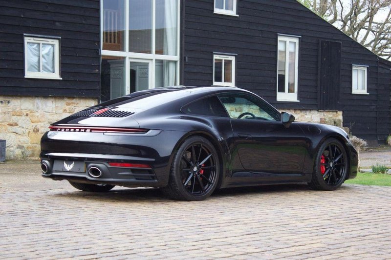 PORSCHE 911