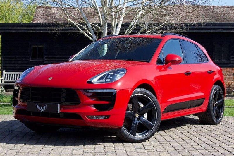 PORSCHE MACAN