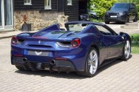 FERRARI 488