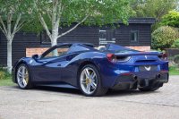 FERRARI 488