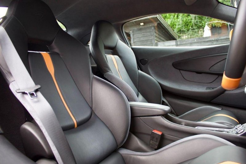 MCLAREN 570S