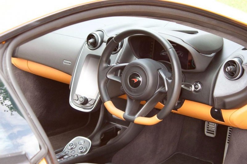 MCLAREN 570S