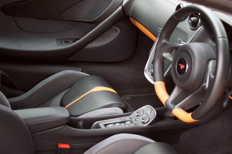 MCLAREN 570S