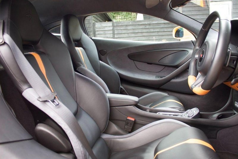 MCLAREN 570S