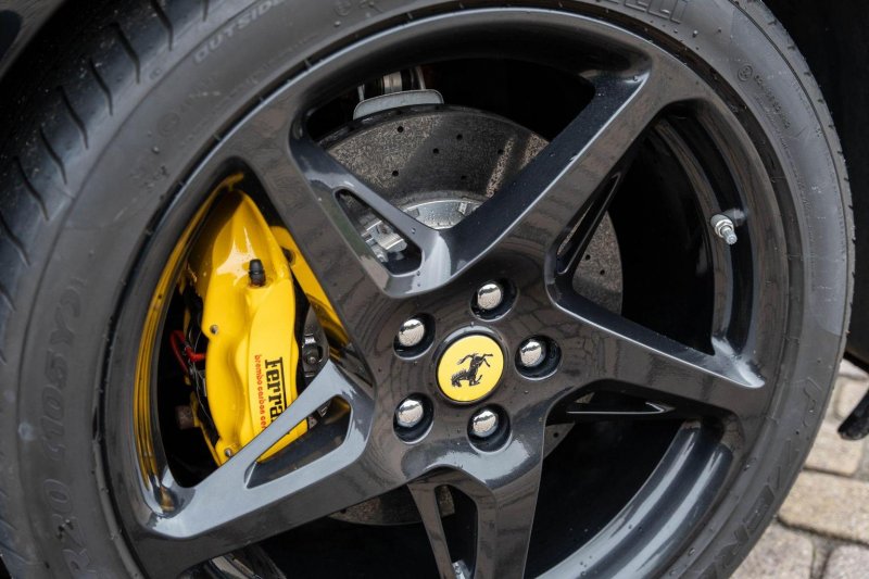 FERRARI 458