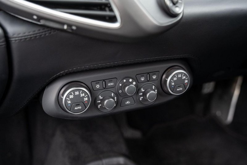 FERRARI 458