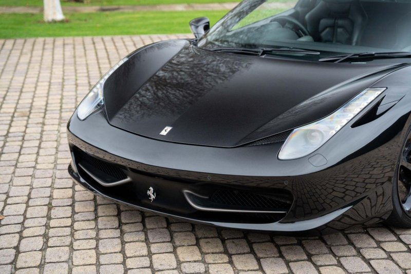 FERRARI 458