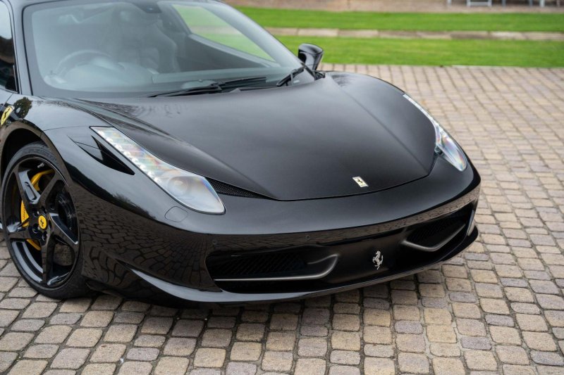 FERRARI 458
