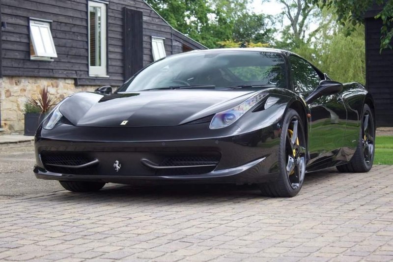 FERRARI 458