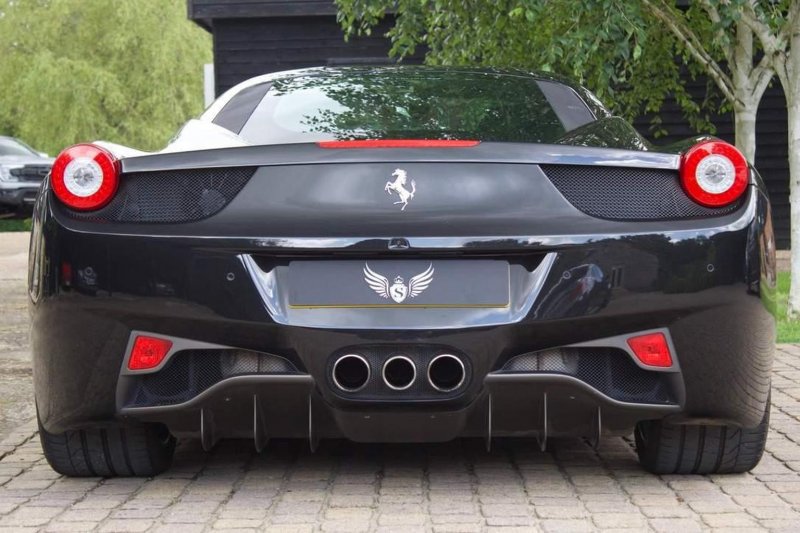FERRARI 458