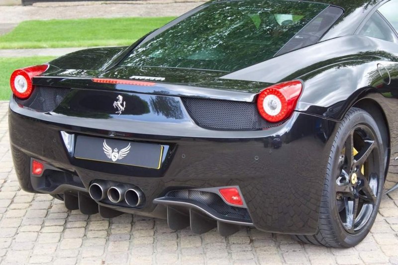 FERRARI 458