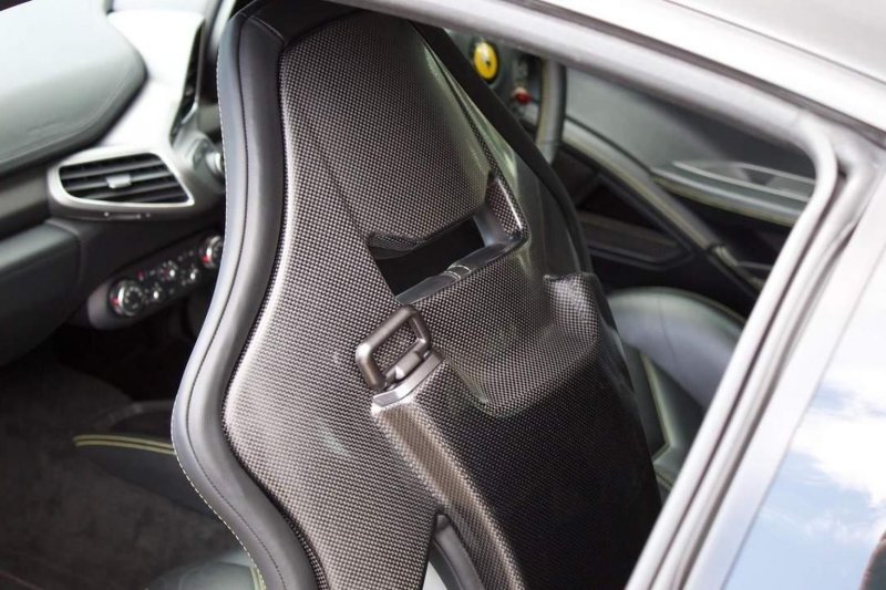 FERRARI 458