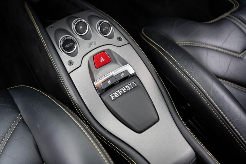 FERRARI 458
