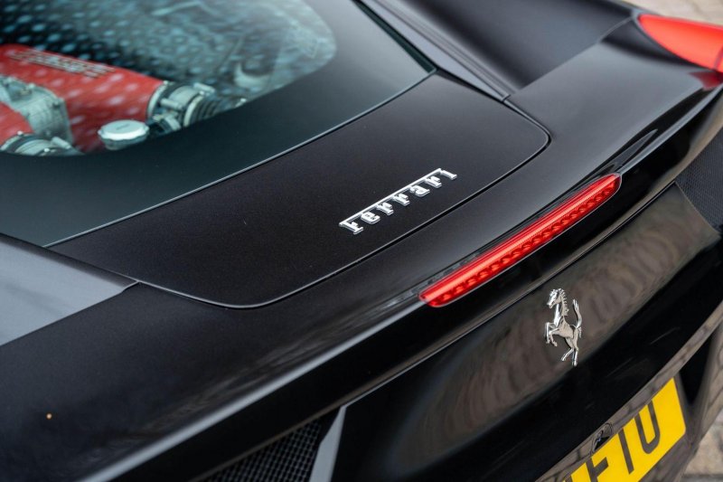 FERRARI 458