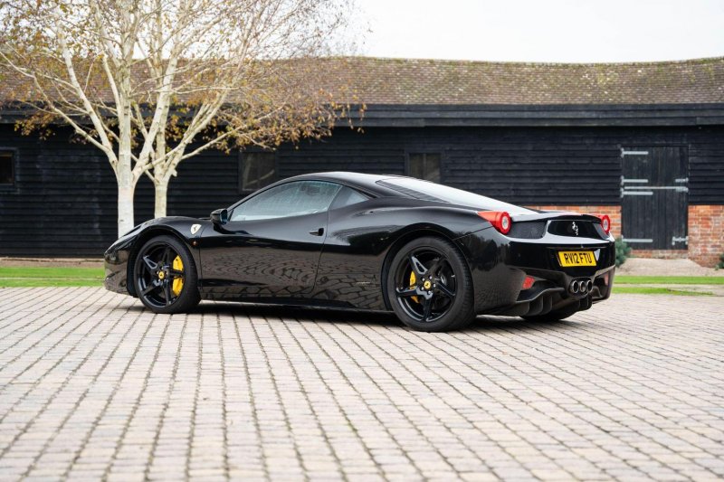 FERRARI 458