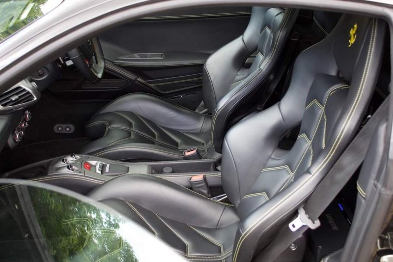 FERRARI 458