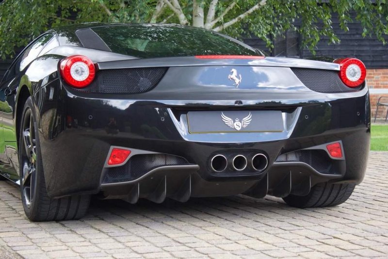 FERRARI 458