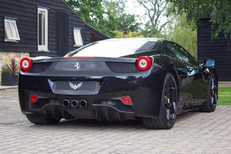 FERRARI 458