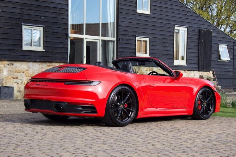 PORSCHE 911